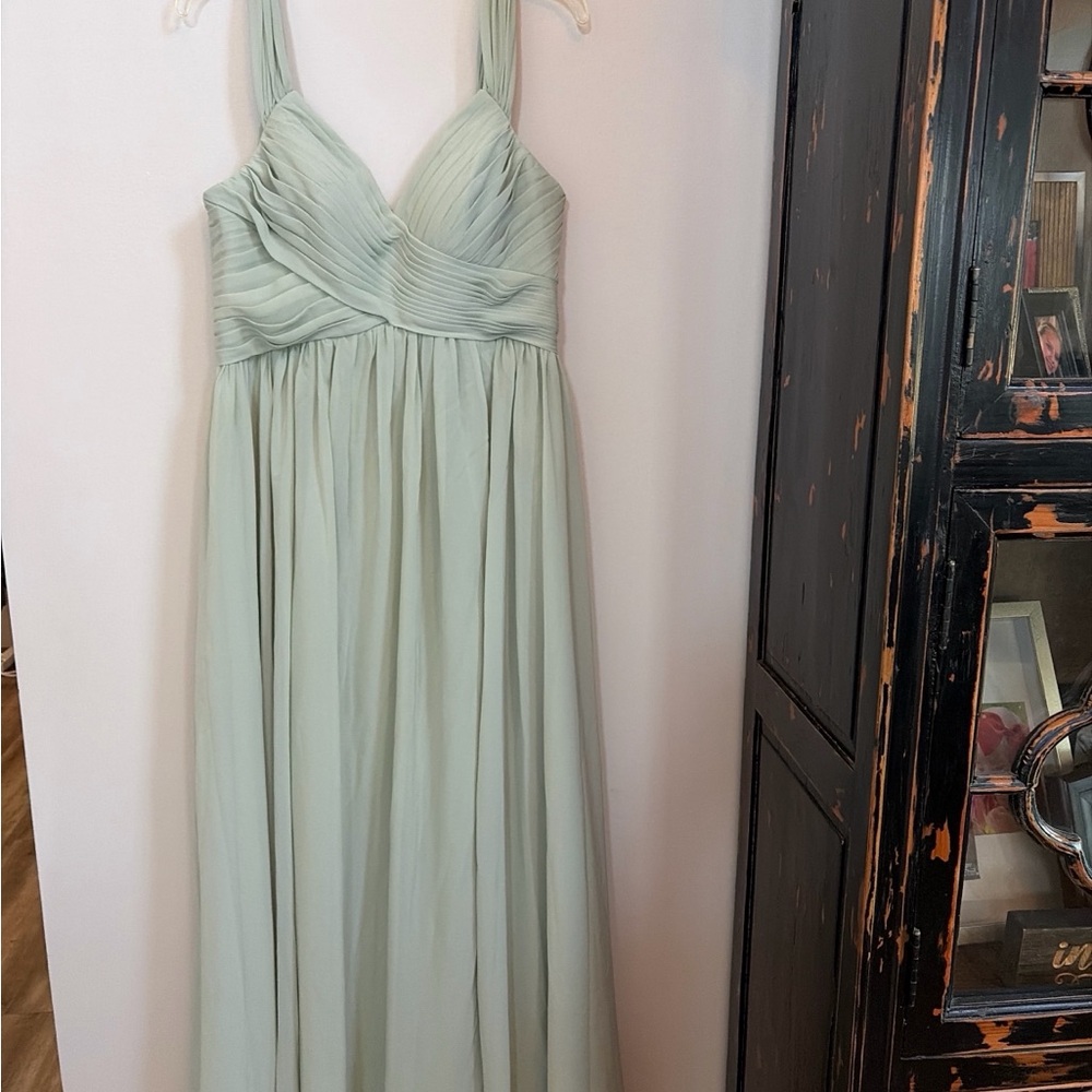 Sleeveless Mint Green Maxi Dress with Pleated Bodice